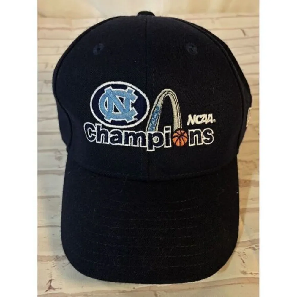 NORTH CAROLINA TARHEELS HAT NEW ERA 9FIFTY‎ 2005 NCAA Champions BASKETBALL